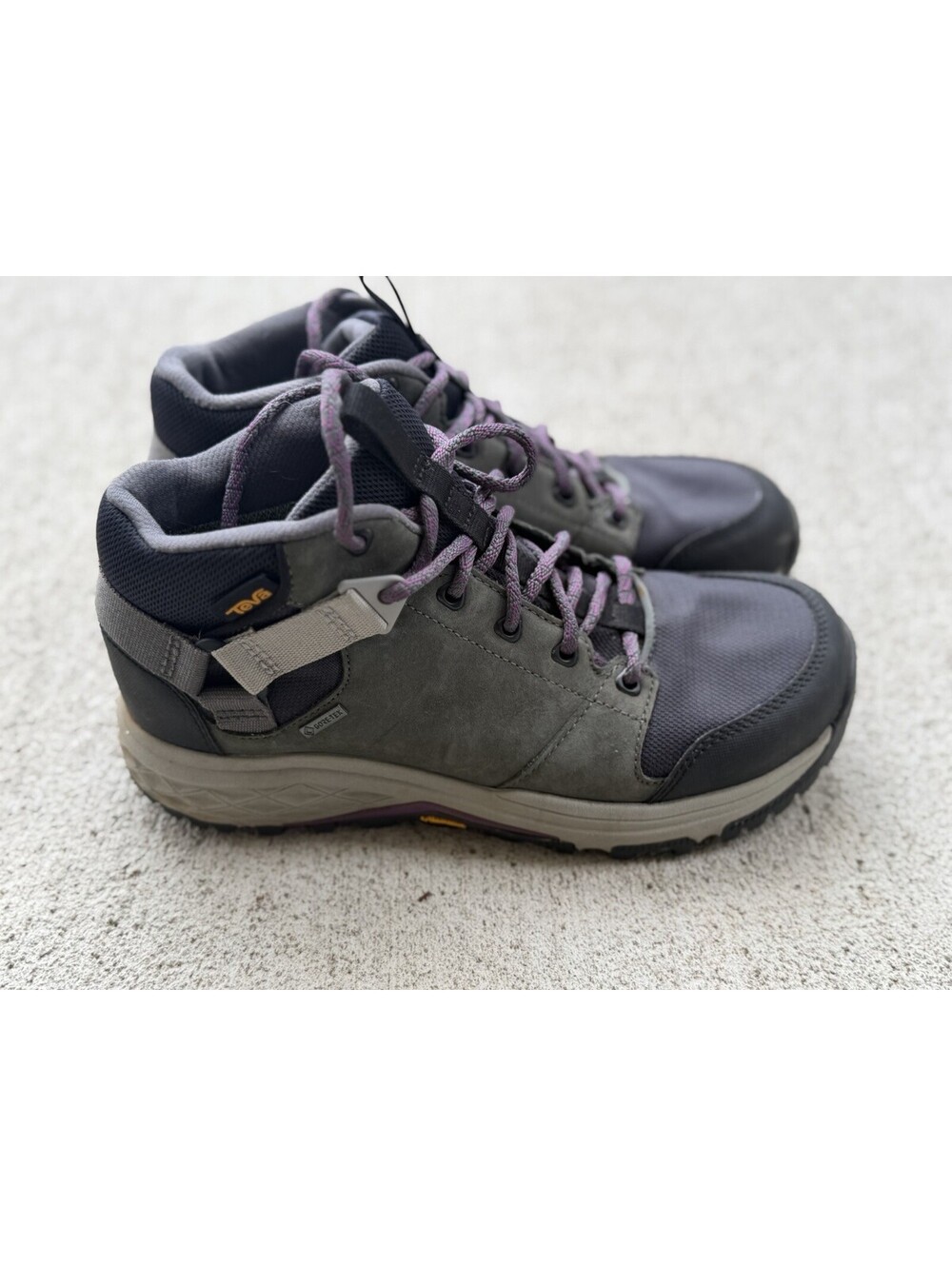 Teva Women’s 8.5 Gore-Tex Waterproof Hiking Boots Vibram Megagrip Gray Purple